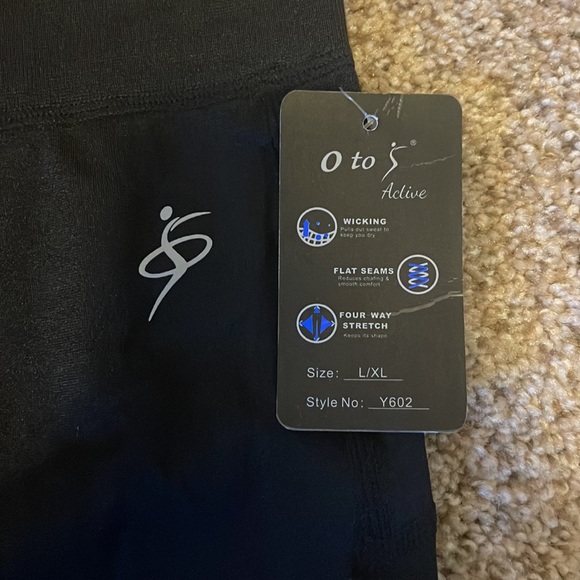 O to S Active black seamless leggings, Size L/XL, NWT - Picture 3 of 5